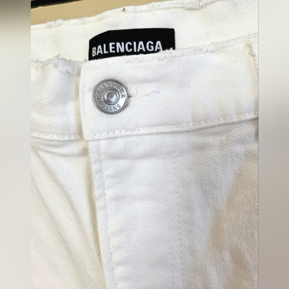 BALENCIAGA  Unisex Slim-Fit Distressed Stretch Straight White Jeans Size: L